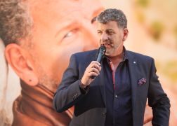 Fans Feiern Semino Rossi In Jena 0001